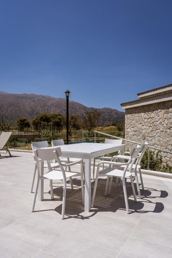 Omalos Village Buitenkant foto