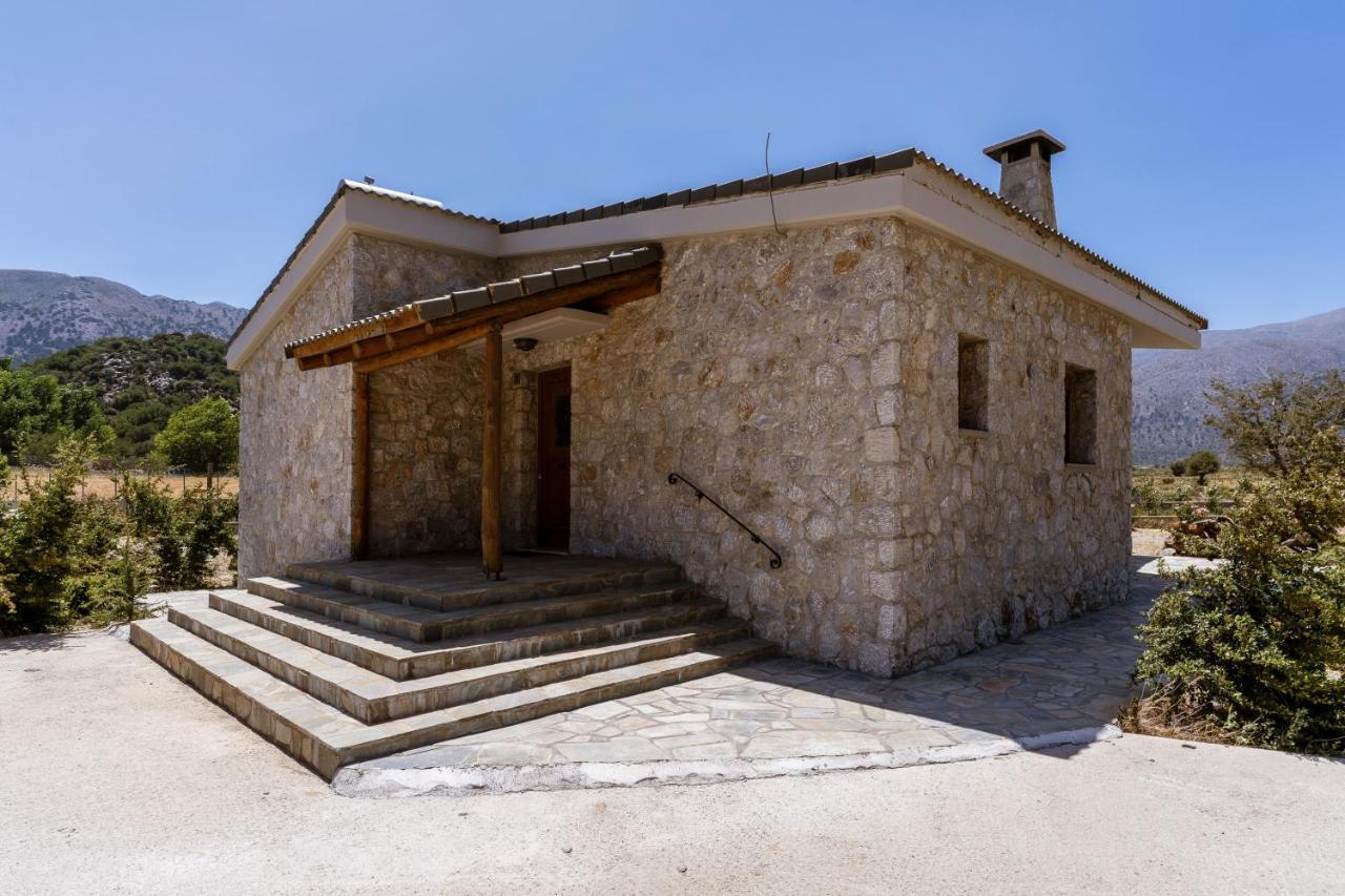 Omalos Village Buitenkant foto