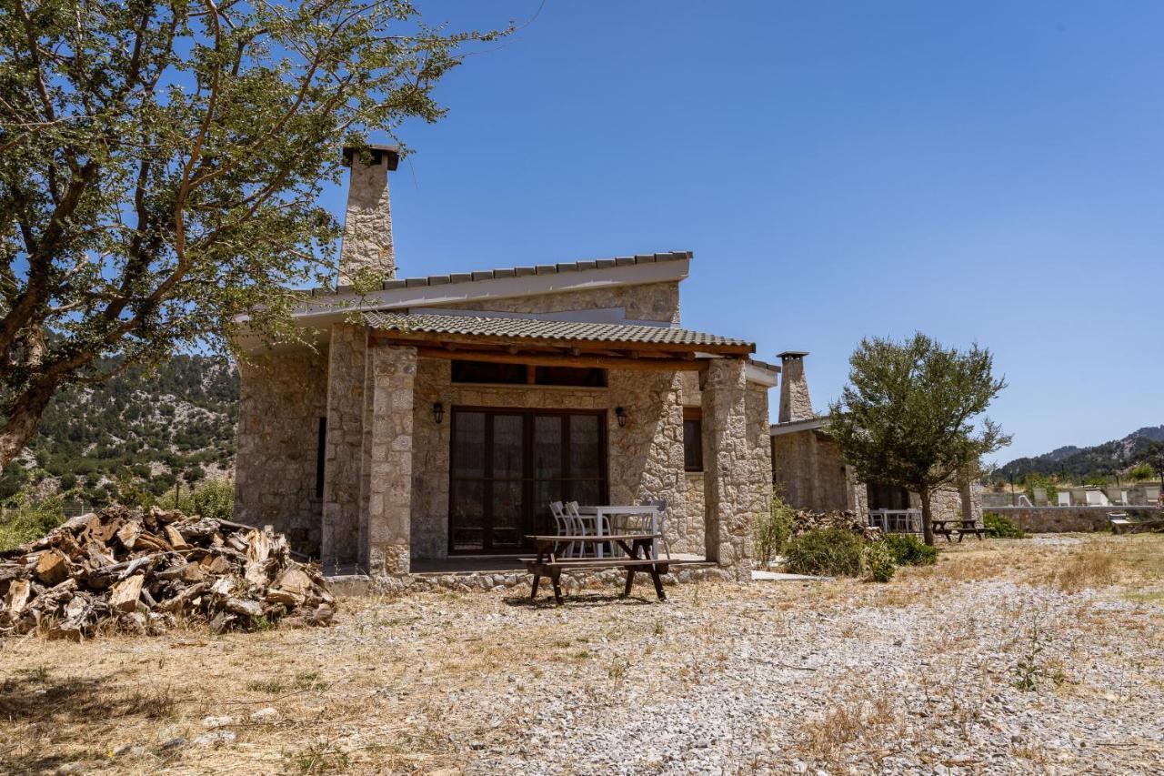 Omalos Village Buitenkant foto