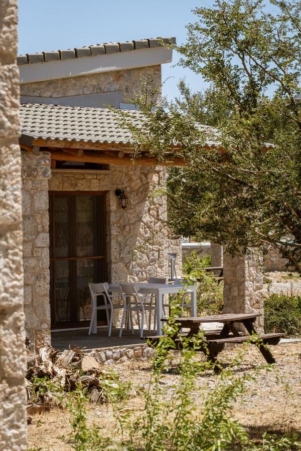 Omalos Village Buitenkant foto
